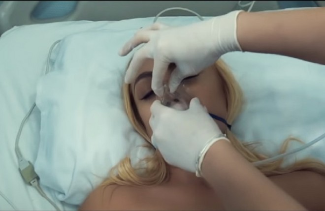 Nura Suri əməliyyat olundu