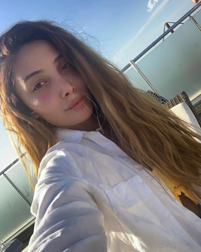 Günay İbrahimlinin makiyajsız fotosu