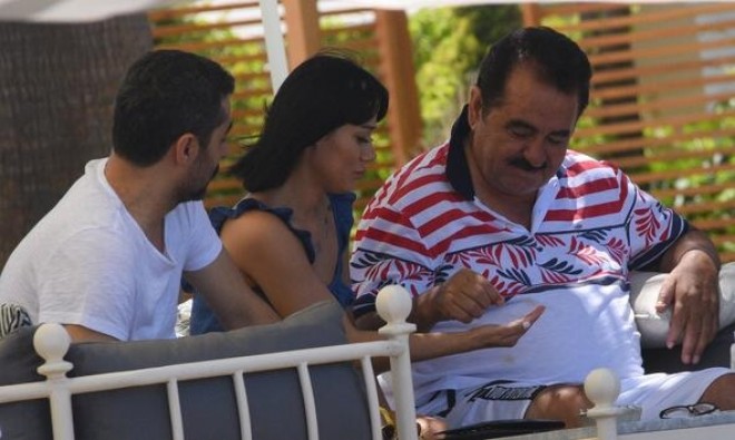 İbrahim Tatlısəs Bodrumda dincəlir - foto