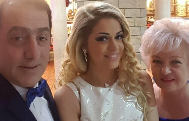 Müğənni ifaçı qızına toy etdi