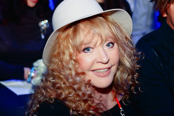 Alla Puqaçovanın ərini təbrik etdi