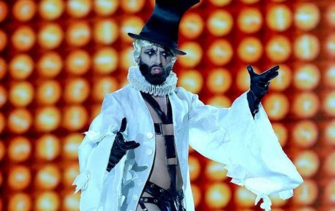 Müğənni əhnəyə fərqli geyimlərdə çıxdı - foto&nbsp;