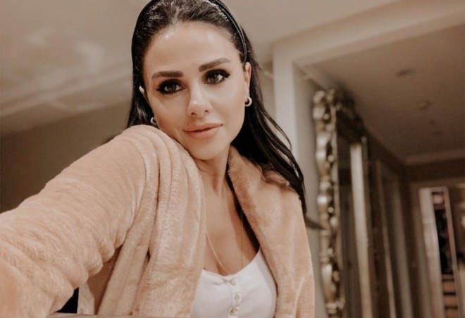 Azəri Günel yeni mahnılardan gileyləndi