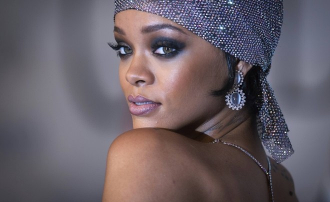 Rihanna ərəb sevgilisinə aşiq oldu