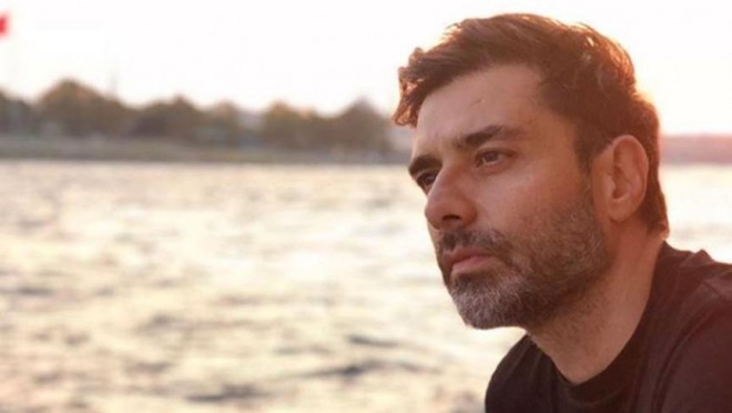 Aktyor 1 milyonu teatra qurban verdi