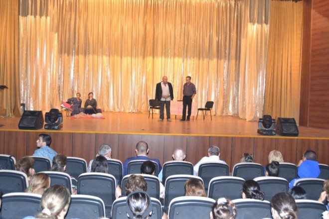 İrəvan Teatrı mövsümü “Ürəyində arzu tut” ilə bağladı
