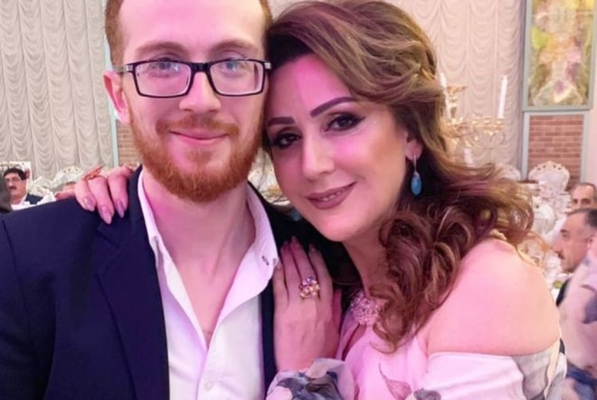 Gülyaz Məmmədovanın oğlu ilə fotosu