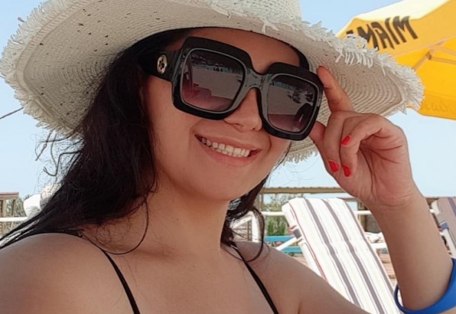 Sevda Sanaliyevə hovuzda üzür - video