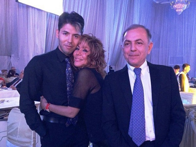 Brilliant Dadaşova əri üçün mahnı oxudu - video