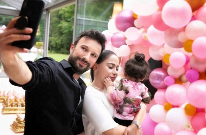 Tarkan qızının doğum gününü Almaniyada keçirdi - foto