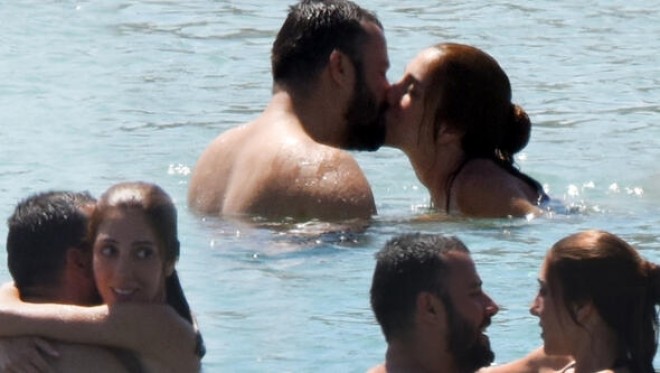 Aktyorlar dənizdə öpüşdülər - foto