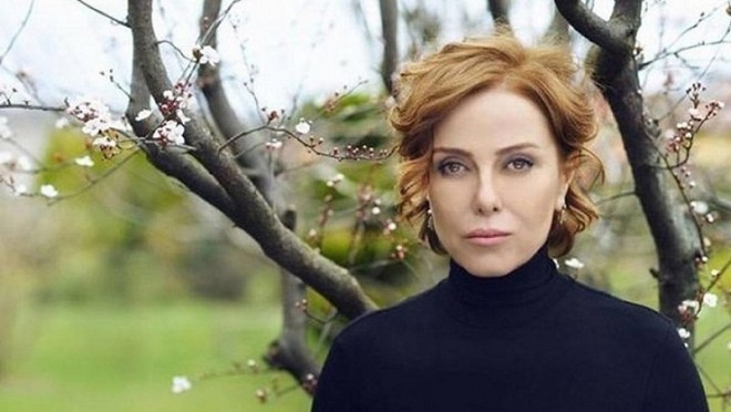 Müğənni Prezidenti təhqir etdiyi üçün həbs olundu