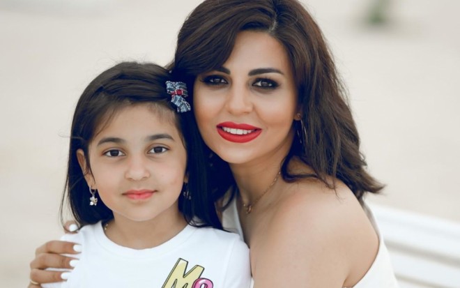 Gülay Zeynallının qızı ilə fotosu