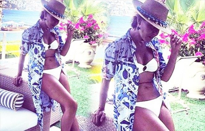 Gülben Ergen bikinidə - foto