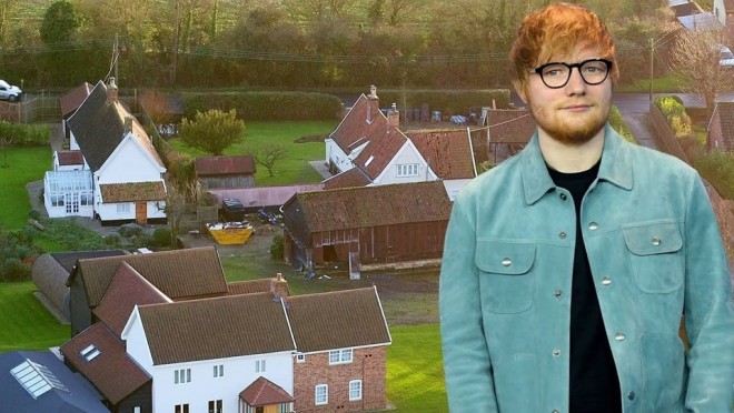 Müğənni kəndi satın alır - foto