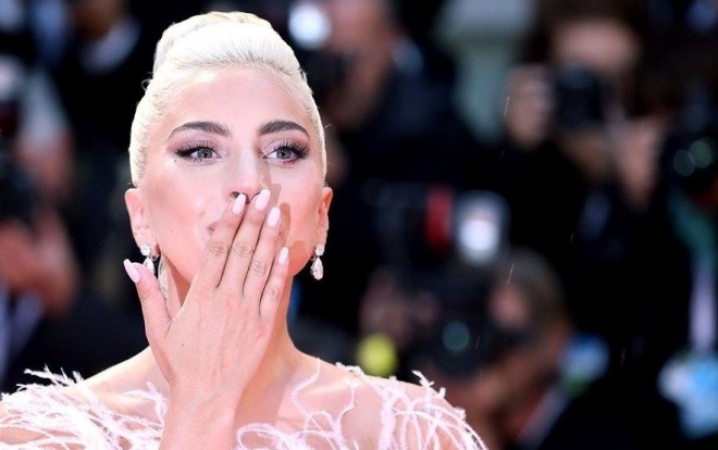 Ledi Qaqa məhkəməyə verildi