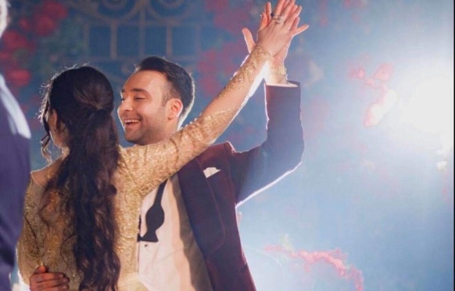 Müğənni rəsmi nikaha girdi