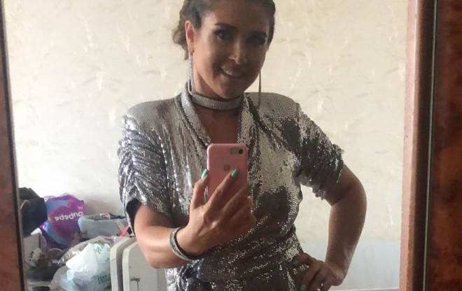 Elnarə Xəlilova qısa libasda - foto