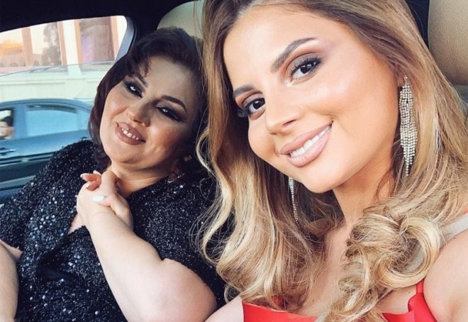 Əməkdar artist qızı ilə fotosunu paylaşdı