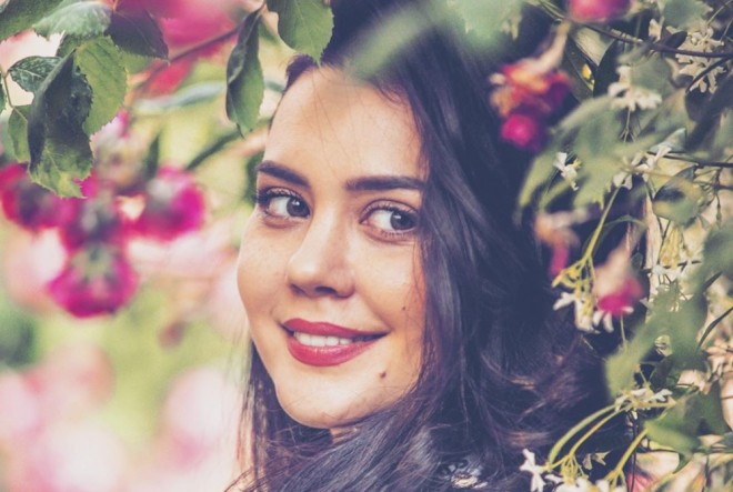 Oksana efirə çıxmağa utanır