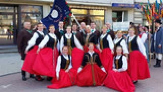 "Kamolins" folklor qrupu Bakıya gəlir