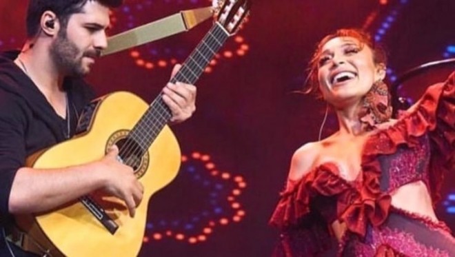 Müğənni nikah masasına oturacaq