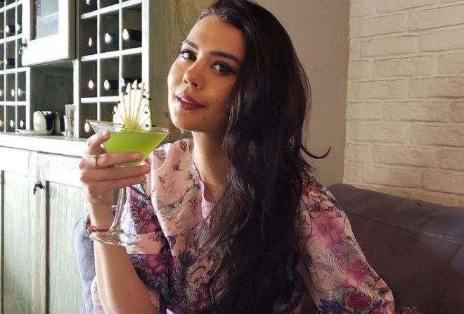 &nbsp;Oksananın&nbsp; kişilərdən "xoşu" gəlmir