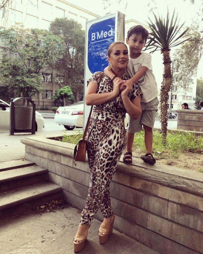 Nəsrin qala gecəsinə iki saat gecikdi