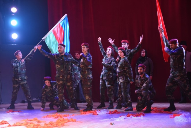 İrəvan Teatrı mövsümü “Soyqırımı tarixinin dastanı” ilə açdı