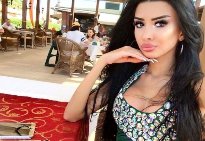 Model imicini dəyişdi - foto