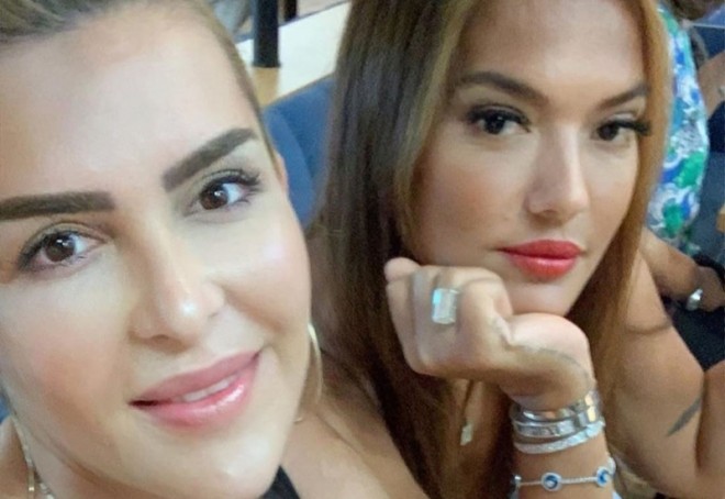 Rəfiqəsinin xətrinə çiy balıq yedi - video