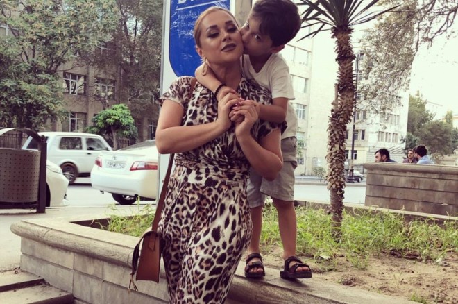 Xatirə oğluna vaxt ayıra bilmir - foto