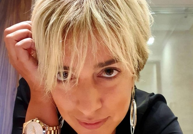 Lalənin&nbsp;makiyajsız fotosu müzakirə yaratdı