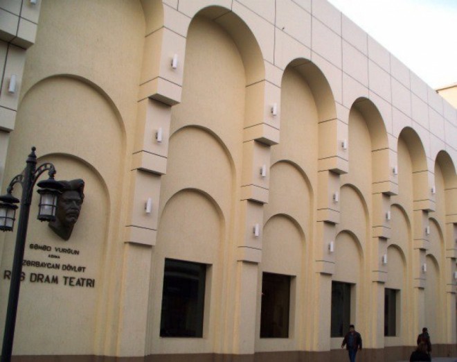 Rus Dram Teatrının sentyabr repertuarı