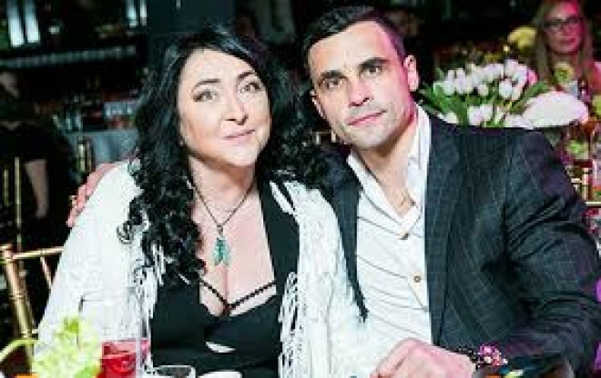 Lolita rəsmi şəkildə boşandı