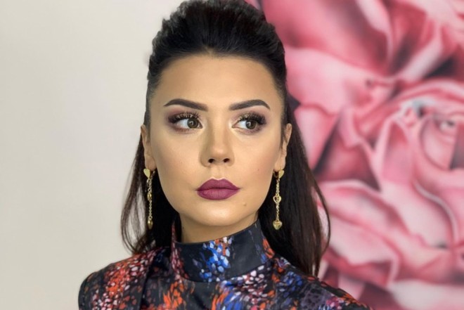 Oksana dizindən əməliyyat olunur