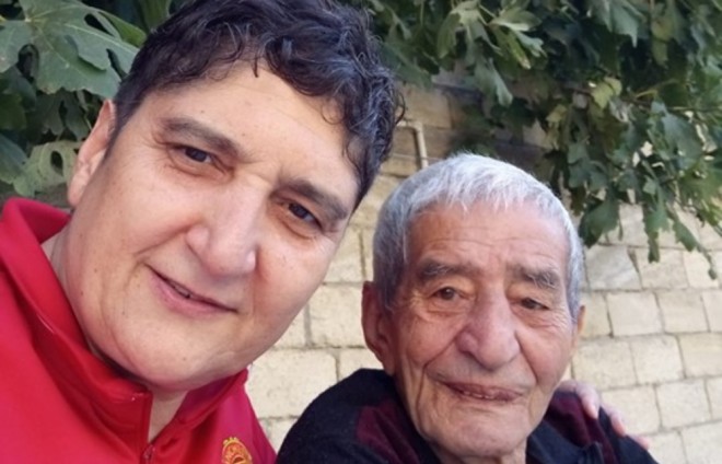 Xalq artisti atası ilə fotosunu paylaşdı