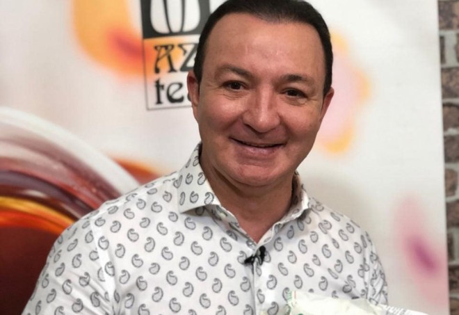 Əməkdar artist cırıq cins şalvar geyinənləri qınadı