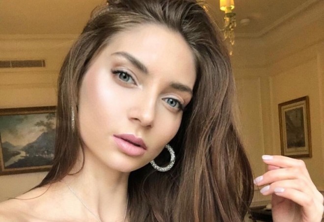 Müğənni həkimin hücumuna məruz qaldı - foto