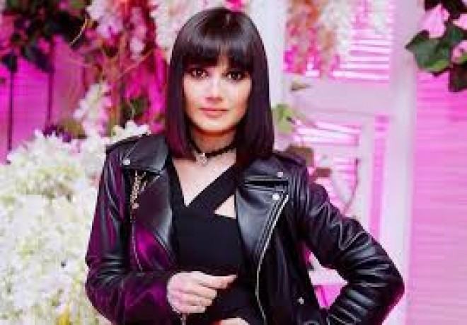 Natavan uzun fasilədən sonra efirə çıxdı