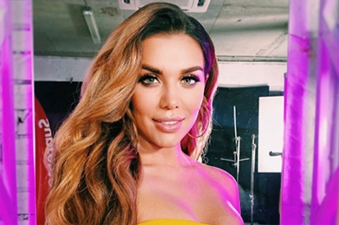 Müğənni basketbolçu ilə sevgilidir - foto