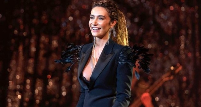 Müğənni 1 milyonluq avtomobil sürür