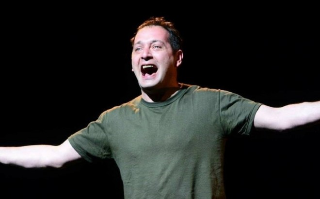 Əməkdar artist Teatr Xadimləri İttifaqından çıxdı