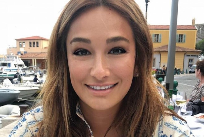 Aysel nüfuzlu insanın siyahısına düşdü - foto