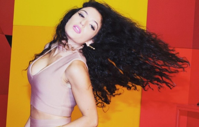 &nbsp;Dilarə yaraşıqlı kişiləri sevir