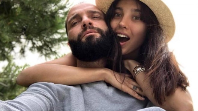 Müğənni avtomobilini yenilədi - foto