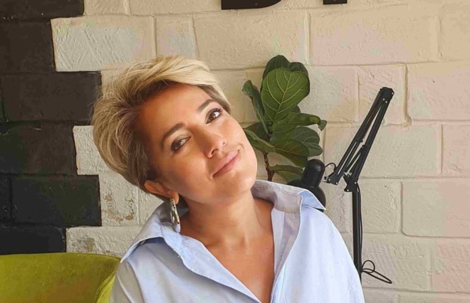 Əməkdar artist gəlirindən danışdı