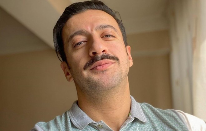 Əməkdar artistin yeni bığı bəyənilmədi