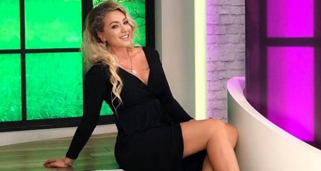 Müğənni ilk dəfə metroya mindi - foto