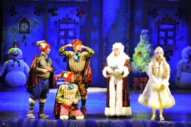 Milli Dram Teatrı Yeni il şənlikləri keçirir - foto